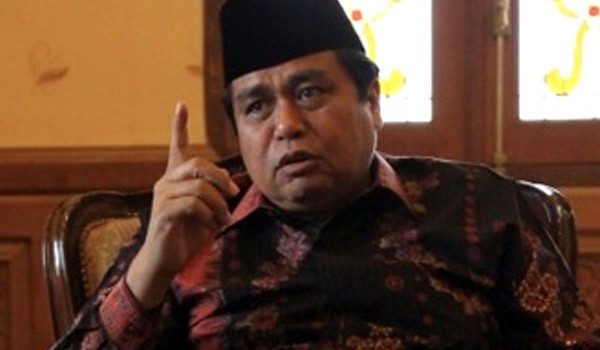 Gubernur Jambi Hasan Basri Agus