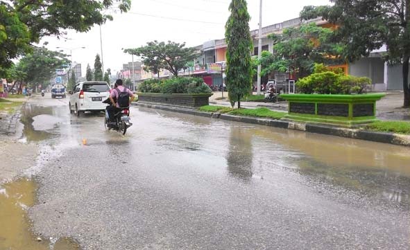 Kondisi jalan di Pelayang, Kecamatan Sarolangun pasca hujan.