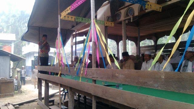 Cawagub Edi Purwanto saat menghadiri shalat istighosah di Desa Parit Bakung Kecamatan Tungkal 5, Sebrang kota Tungkal.