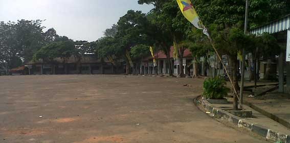 Suasana terminal Alam Barajo
