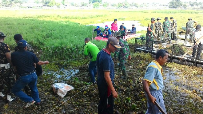 Walikota Jambi, Syarif Fasha Bergotongroyong bersama Polri, TNI, dan seluruh SKPD yang ada dilingkungan Pemerintah Kota Jambi.