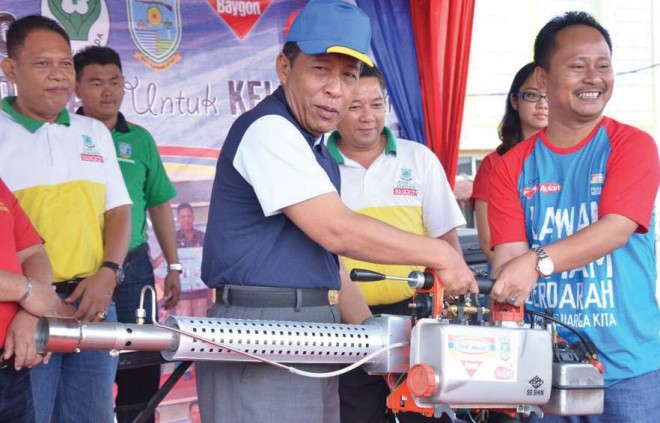 Wakil Walikota Jambi, H Abdullah Sani menerima secara lansung CSR berupa 6 unit alat fogging yang diserahkan oleh PT Indormaco  Prismatama.