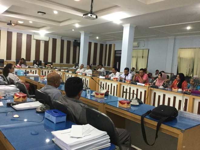 Komisi IV DPRD Kota Jambi adakan hearing dengan para tenaga kerja yang di PHK oleh Yayasan Stikes Prima.