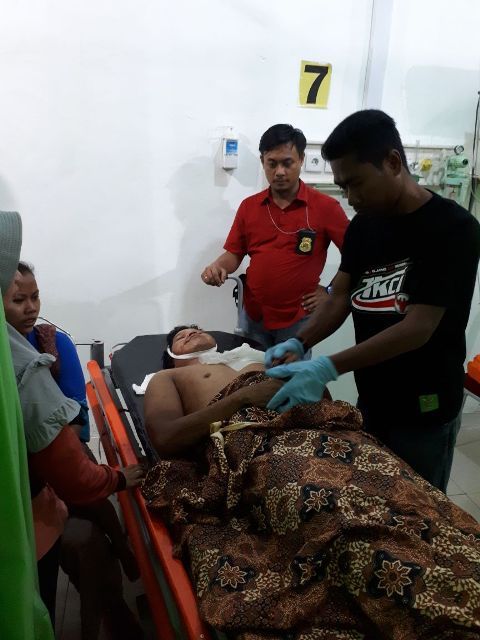 Korban Husni (32)  yang meninggal akibat peristiwa penganiyaan yang  terjadi di Dusun Padang Sungkai, Desa Bukit, Kecamatan Pelawan Kabupaten Sarolangun (8/2). 