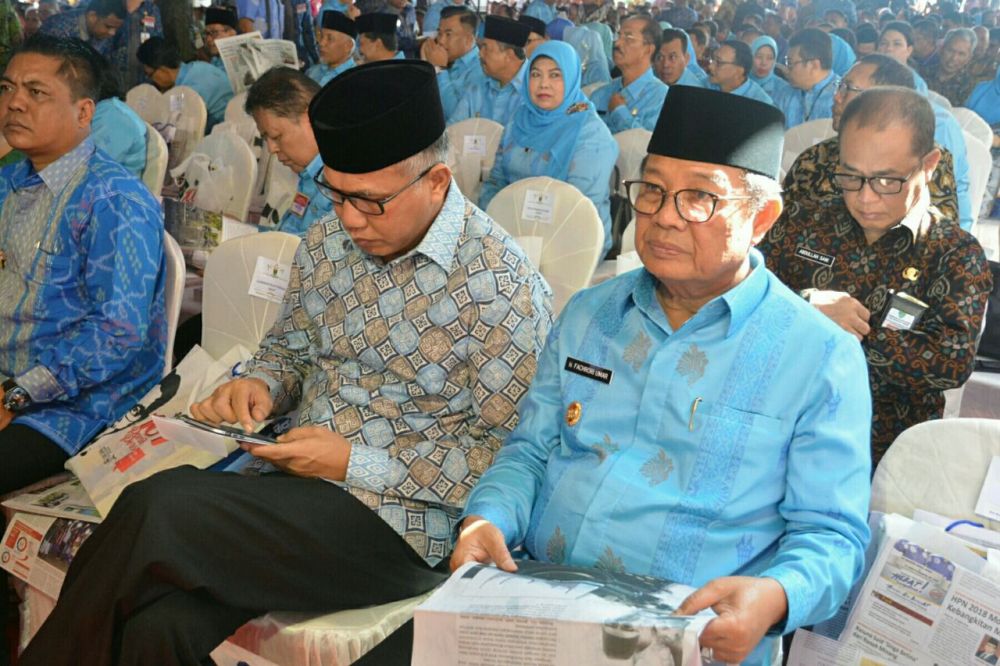 Wakil Gubernur Jambi Fachrori Umar saat menghadiri HPN di Sumatra Barat. 