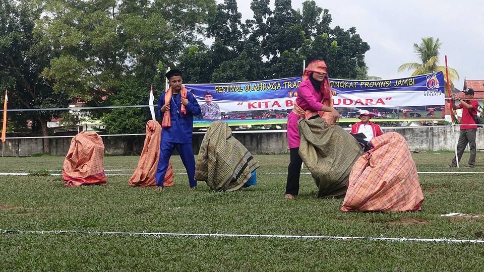Festival Olahraga Tradisional Tingkat Provinsi Jambi Tahun 2018, bertempat di Stadion Mini, Telanaipura Kota Jambi, Minggu (08/04).