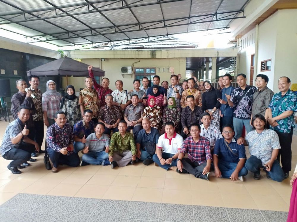 Sekretariat DPRD Provinsi Jambi, bersama Sekretariat DPRD Jawa Timur dan jurnalis yang tergabung dalam kelompok kerja (Pokja).