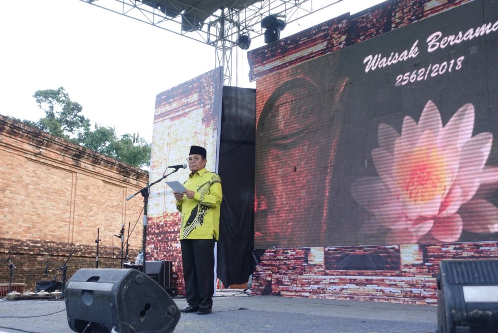 Sambutan Pelaksana Tugas (Plt) Gubernur Jambi, Dr.Drs.H.Fachrori Umar,M.Hum dalam Peringatan Hari Trisuci Waisak 2562 BE/2018 M Se-Sumatera dipusatkan di Provinsi Jambi,