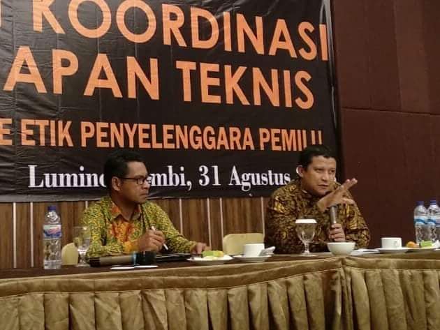 Anggota DKPP RI, Prof Muhammad saat memimpin Rakornis