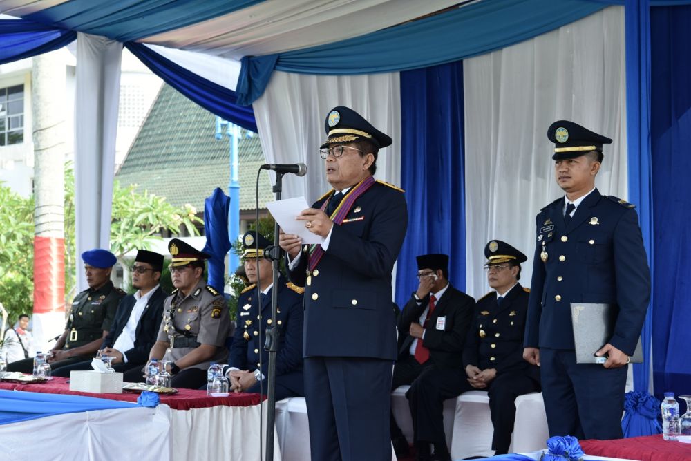 Plt  Gubernur Jambi H.Fachrori Umar memimpin Upacara Peringatan Hari Perhubungan Nasional Tingkat Provinsi Jambi tahun 2018 di lapangan Kantor Wali Kota Jambi.