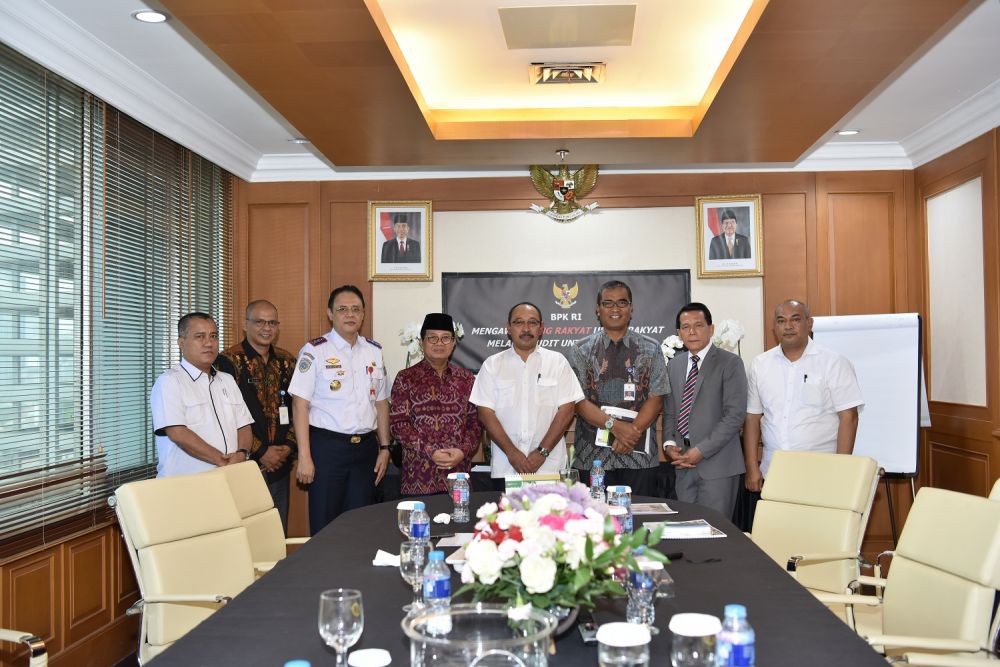 Foto bersama Plt Gubernur Jambi, H.Fachrori Umar usai melakukan audiensi bersama pihak Kementerian Pekerjaan Umum dan Perumahan Rakyat (PUPR) RI dan Kementerian Perhubungan RI.