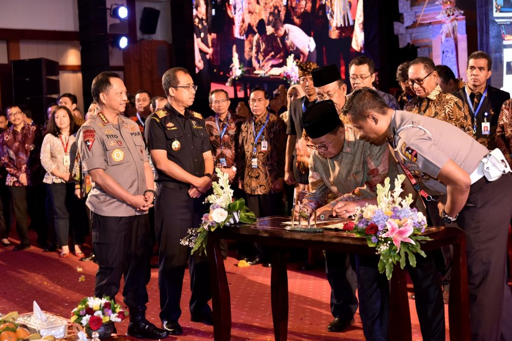 Plt Gubernur Fachrori Menandatangani Nota Kesepahaman (MoU) dan Perjanjian Kerjasama Samsat (PKS) online Nasional