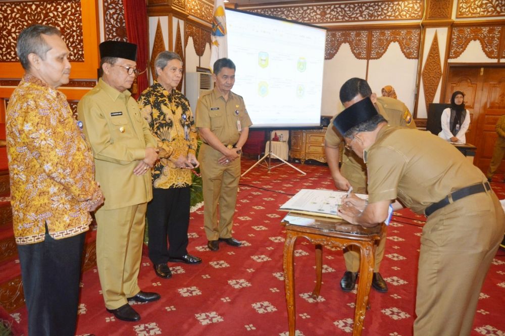 Penandatangan Komitmen Bersama Peningkatan Level Maturitas SPIP dan Peningkatan Kapabilitas APIP  se Provinsi Jambi