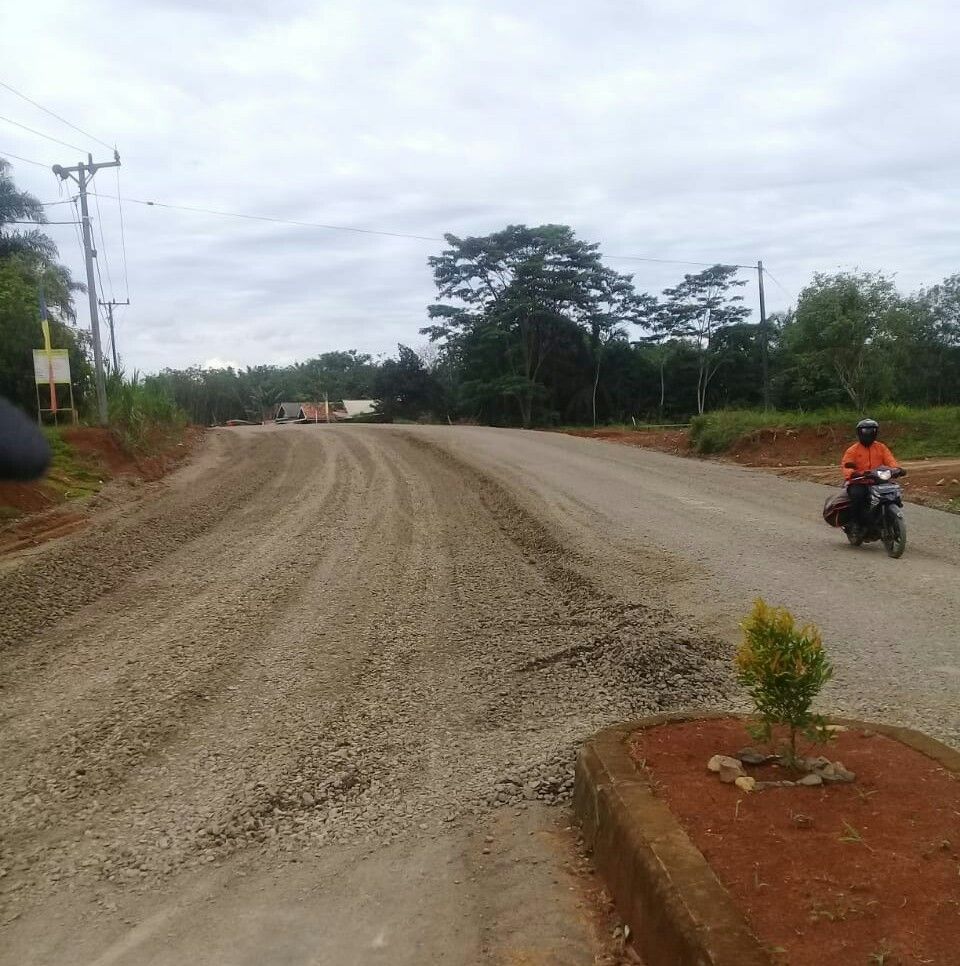 Pembangunan Jalan Jalur Dua di Rimbo Ulu