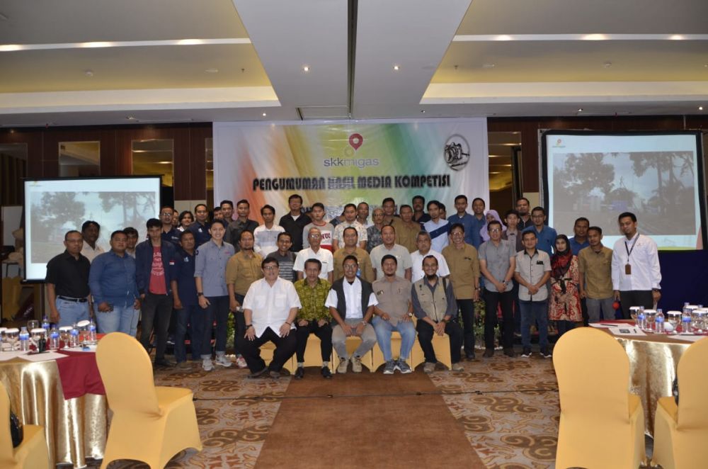 Foto bersama Satuan Kerja Khusus (SKK) Pelaksana Kegiatan Usaha Hulu Minyak dan Gas Bumi (SKK Migas)-KKKS wilayah Provinsi Jambi bersama Forum Jurnalis Migas (FJM) Jambi. (Foto : Endang/Jambi Star)