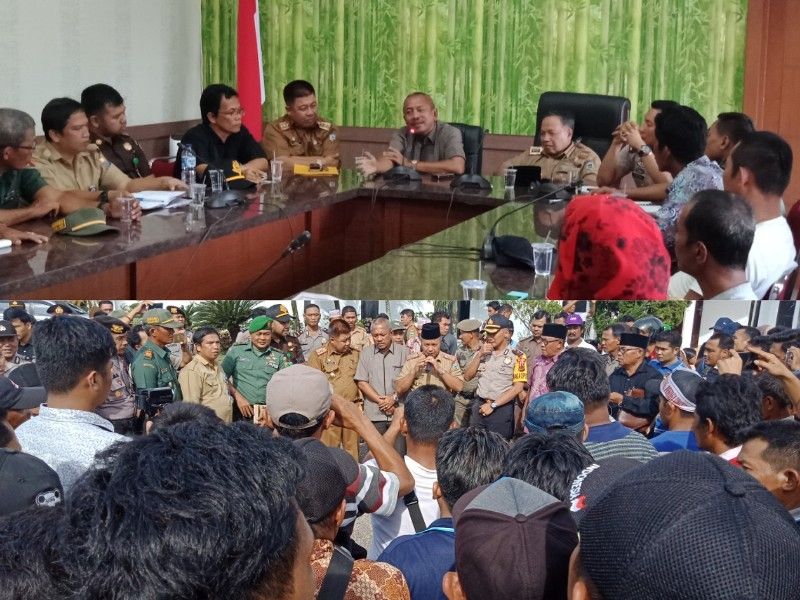 Suasana mediasi atas aksi demontrasi perwakilan warga yang berasal dari 12 desa asal Kecamatan Mandi Angin