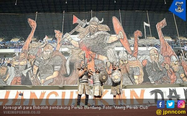 Koreografi Para Bobotoh Pendukung Persib Bandung Foto Viking Persib Club
