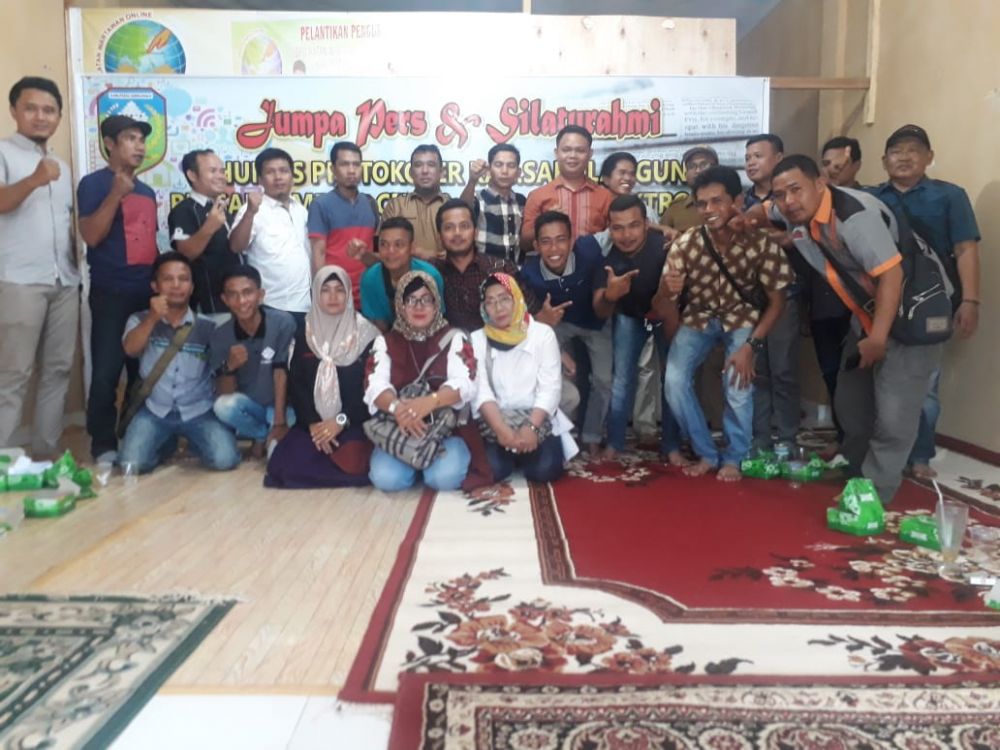 Humas Kabupaten Sarolangun Foto Bersama Wartawan