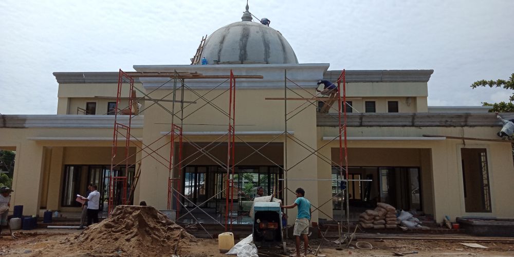 Bangunan Pekerjaan Masjid di Pemkab Sarolangun Dalam Tahap Finishing