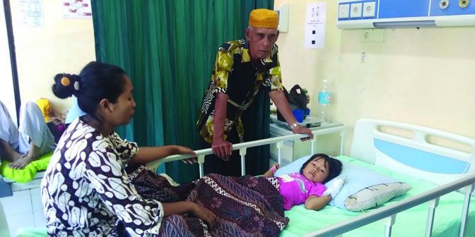 Sarah Amelia, korban diduga keracunan makan dirawat di RS KH Daud Arif Kualatungkal