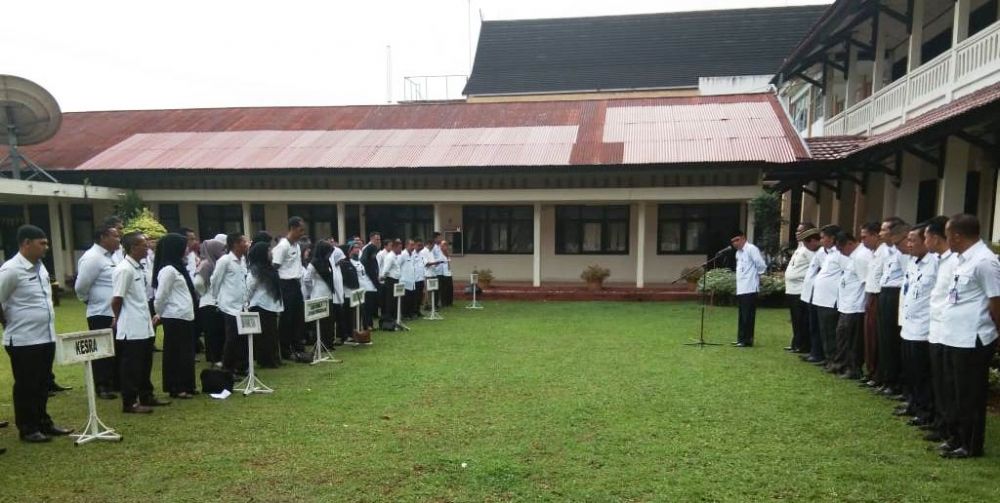 Plt Sekda Merangin H Hendri Maidalef Saat Memberi Pengarahan