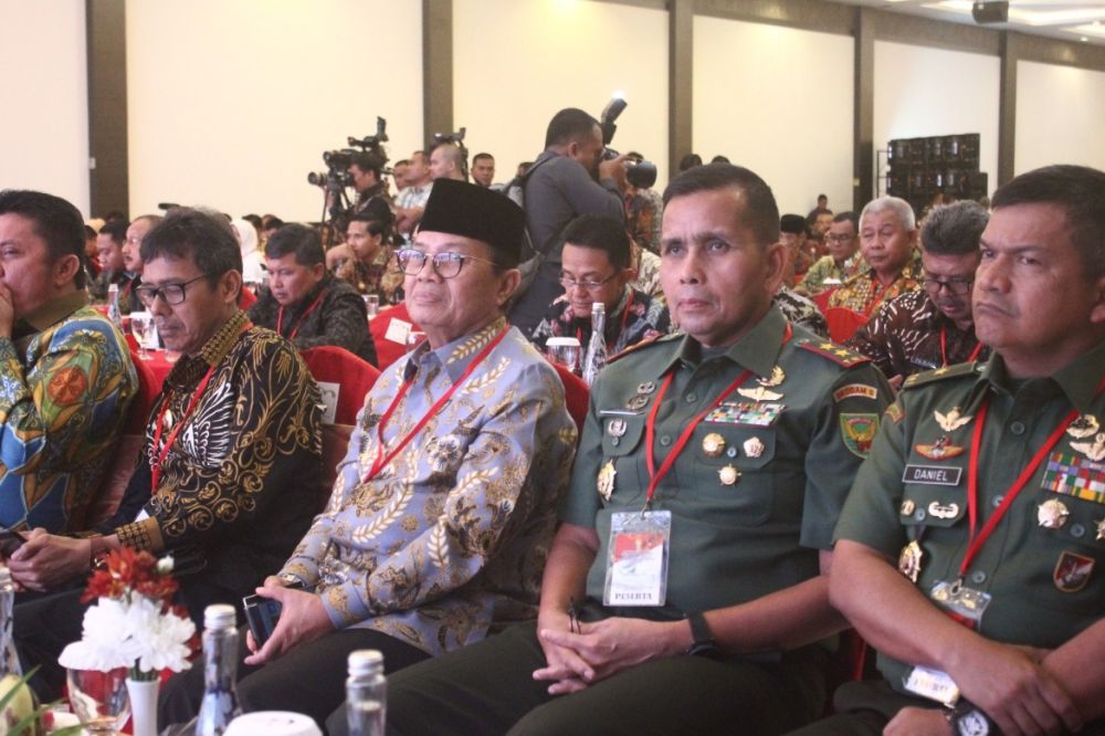 Gubernur Jambi .H.Fachrori Umar menghadiri Rapat Koordinasi Nasional Bidang Kewaspadaan Nasional Dalam Rangka Pemantapan Penyelenggaraan Pemilu Serentak Tahun 2019