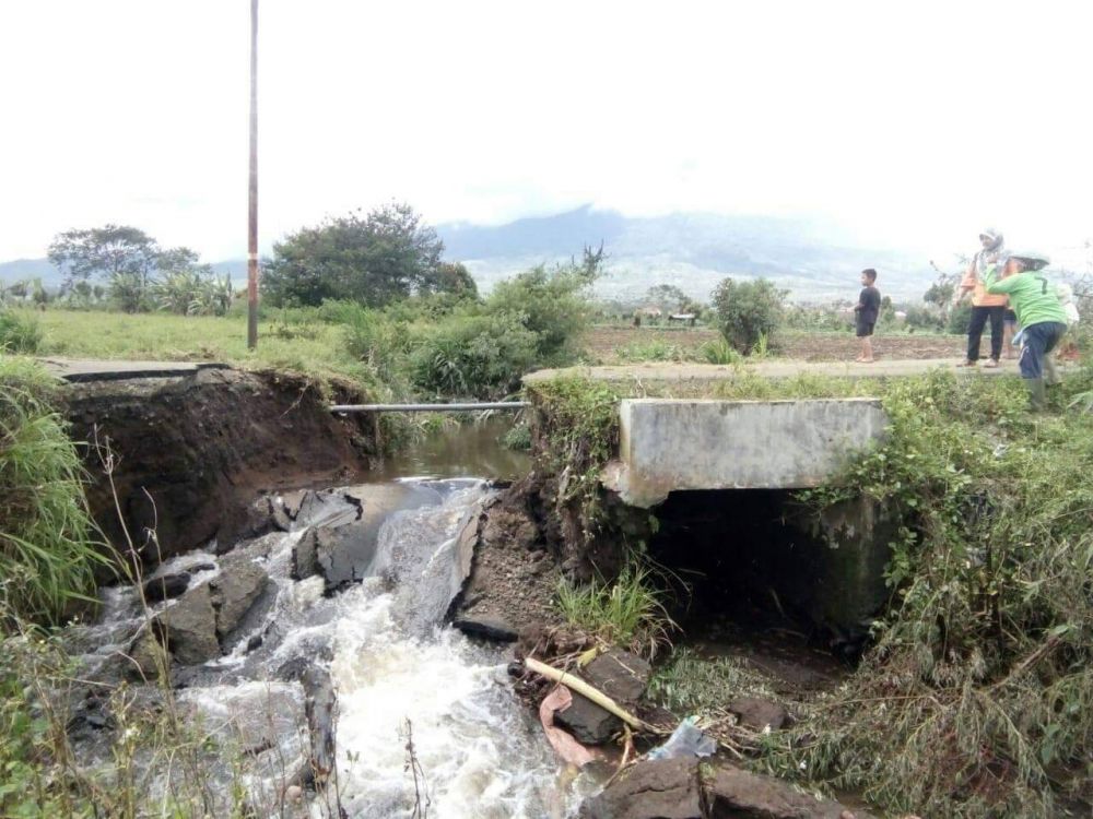 Jembatan Penghubung Lima Desa yang Putus Akibat Banjir
