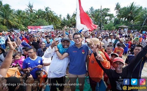 Sandiaga Uno Bersama Pendukungnya