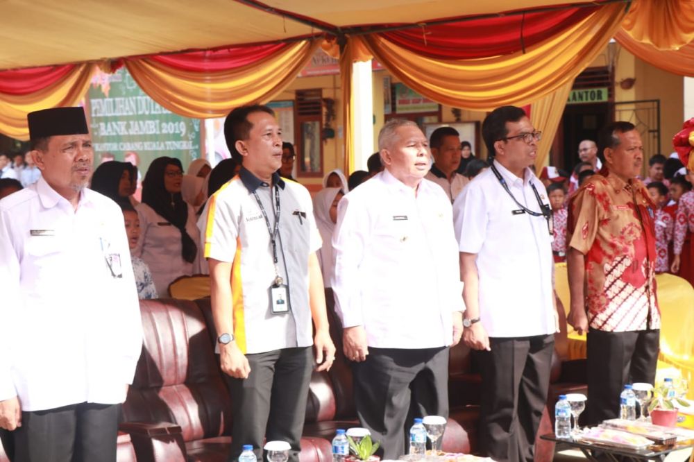Bupati Tanjung Jabung Barat Dr.Ir.Safrial MS menghadiri acara Pemilihan Duta simple Bank 9 Jambi 