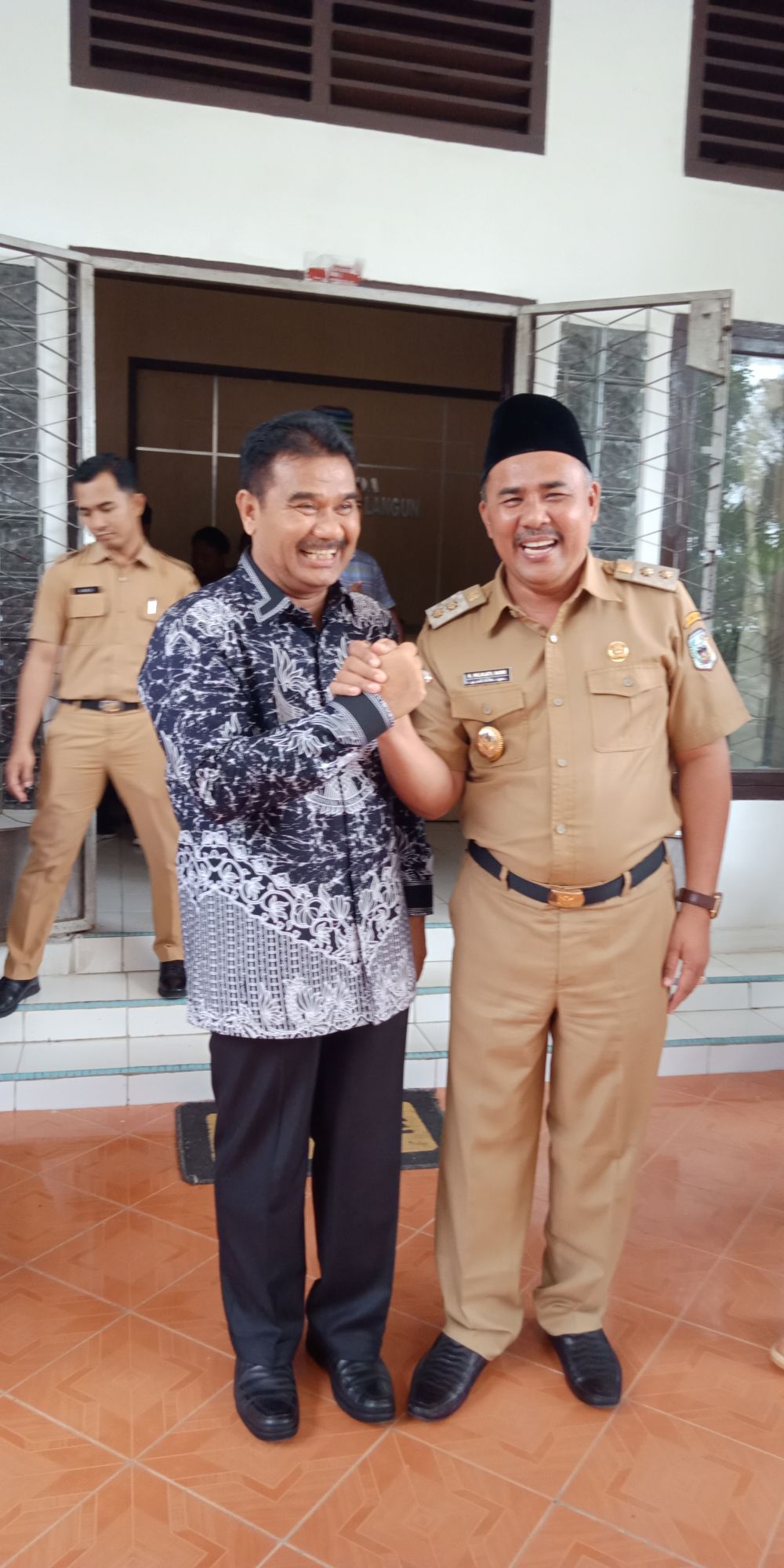 SAH bersama Wakul Bupati Sarolangun Hilalatil Badri.