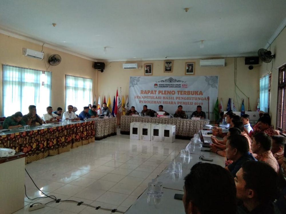 Rapat Pleno Rekapitulasi KPU Sarolangun
