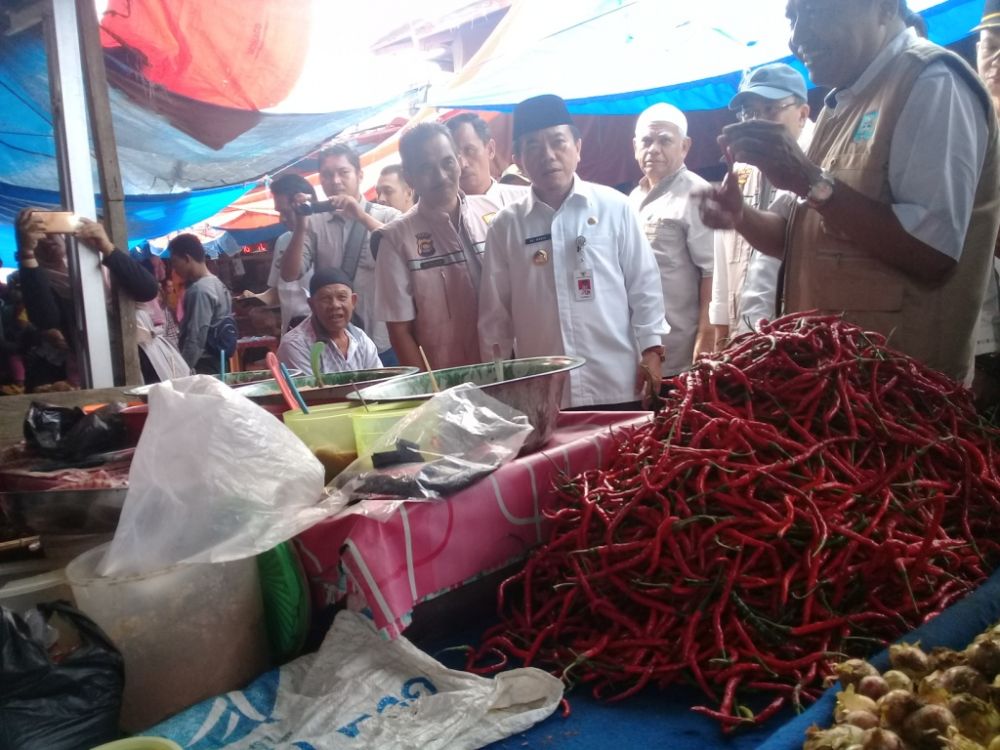 Bupati Merangin H Al Haris bersama Satgas Pangan Provinsi Jambi melakukan sidak sembako ke Pasar Baru Bangko