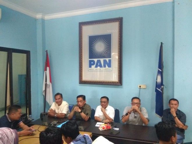 H Bakri bersama pengurus PAN Provinsi Jambi