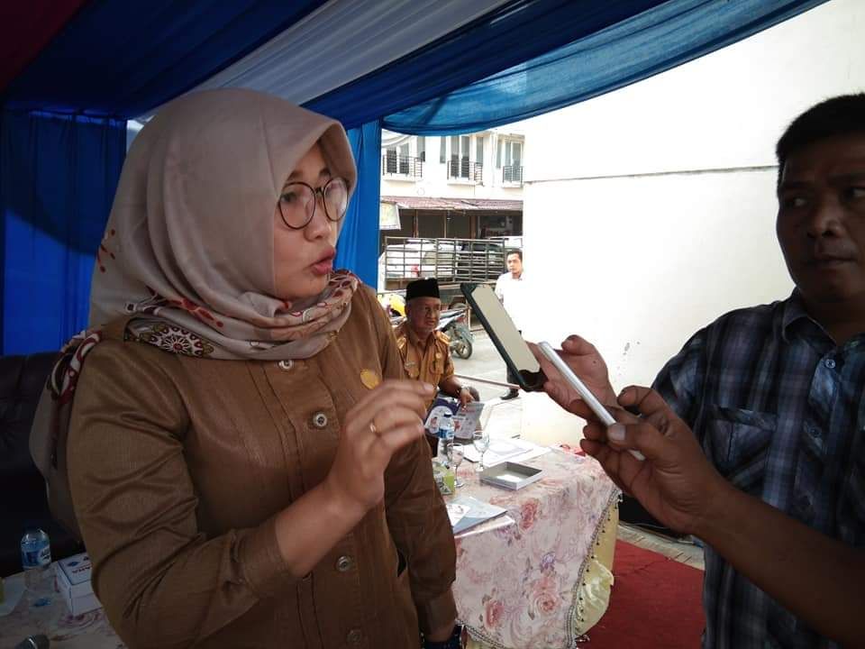 Zidni Aisyah, Kabid PKTN Dinas Perindag Provinsi Jambi, saat diwawancarai.