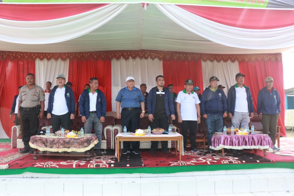 Bupati Tanjabbar saat membuka Liga Desa Nusantara 2019 Seri Kabupaten tanjabbar.