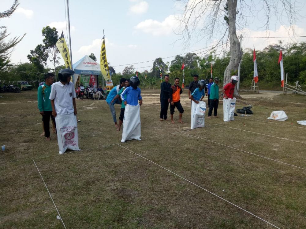 Salah satu lomba yang digelar SMKN 7 Tebo melibatkan siswa, Dudi, orang tua dan guru