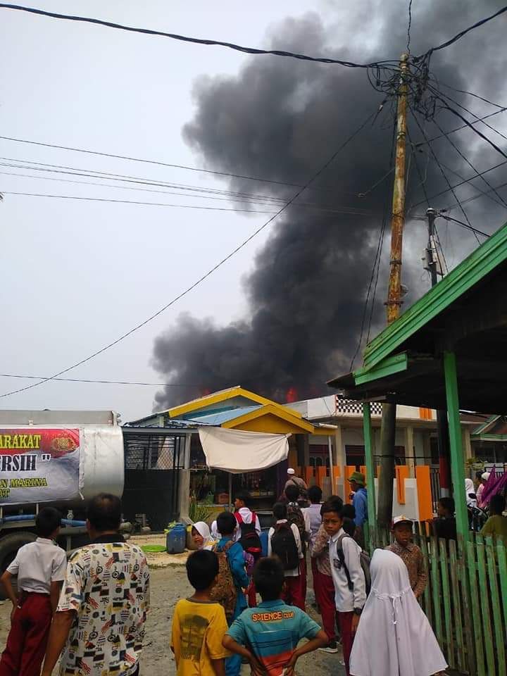 Api yang mengamuk di Kelapa Gading Kualatungkal