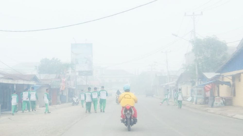 Kabut asap pekat kebali menyelimuti Kota Kualatungkal Kabupaten Tanjab Barat