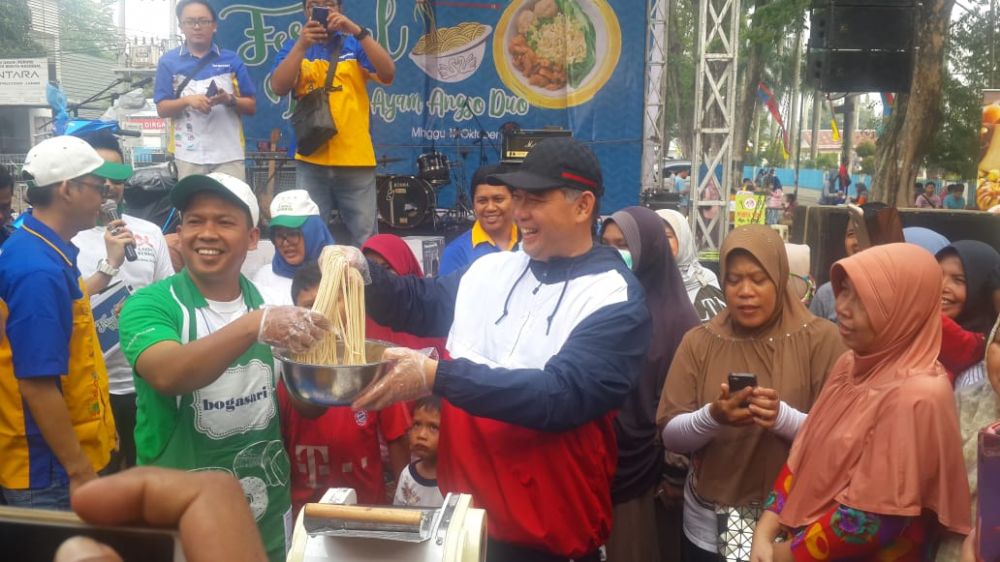 Walikota Jambi membuka Festival Mie Ayam 2019.