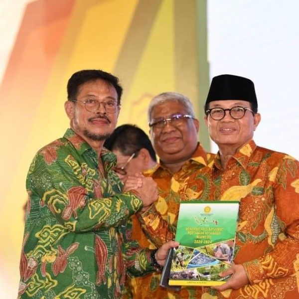 Gubernur Jambi, Dr.Drs.H.Fachrori Umar,M.Hum bersama  Menteri Pertanian Republik Indonesia, Syahrul Yasin LImpo 