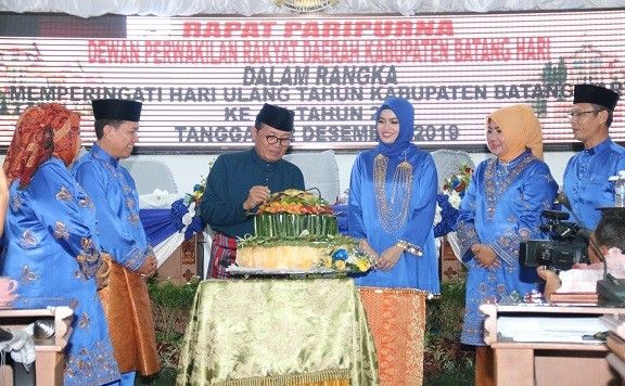Fachrori menghadiri peringati  Hari Ulang Tahun (HUT) ke-71 Kabupaten Batanghari Tahun 2019, di Ruang Rapat Utama Gedung DPRD Batanghari, Senin (02/12/2019).