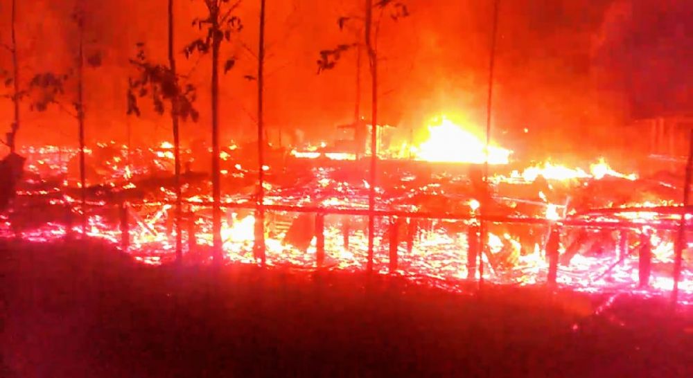 Kebakaran di Teluk Nilau .