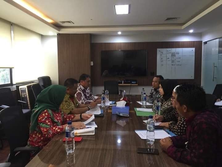 Bupati Muaro Jambi, Hj. Masnah Busro, SE, saat mengujungi Direktur Jenderal Dirjen Linjamsos dan PFM ke Kementerian Sosial RI di Jakarta.