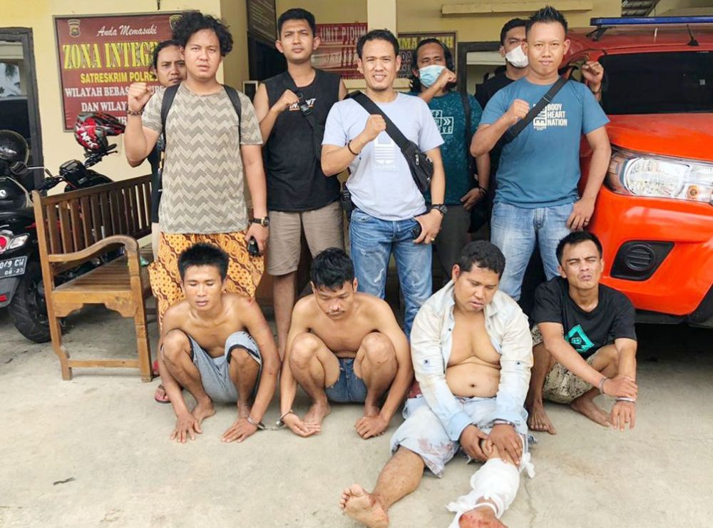 Tim Sultan Satreskrim Polres Tebo berhasil menangkap empat bandit yang diduga spesialis pencuri mobil truk dan pick up