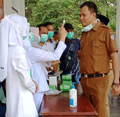 Pendeteksian suhu tubuh oleh medis