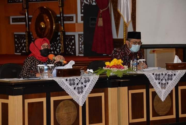 Pj Gubernur Jambi Dr. Hari Nur Cahya Murni, M.Si menggelar pertemuan dengan seluruh Kepala OPD lingkup pemerintah provinsi Jambi.
