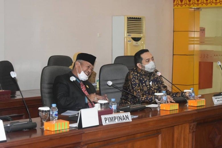 Ketua DPRD Provinsi Jambi Pinto Jayanegara saat memimpin rombongan studi banding ke DPRD Provinsi Sumatera Selatan