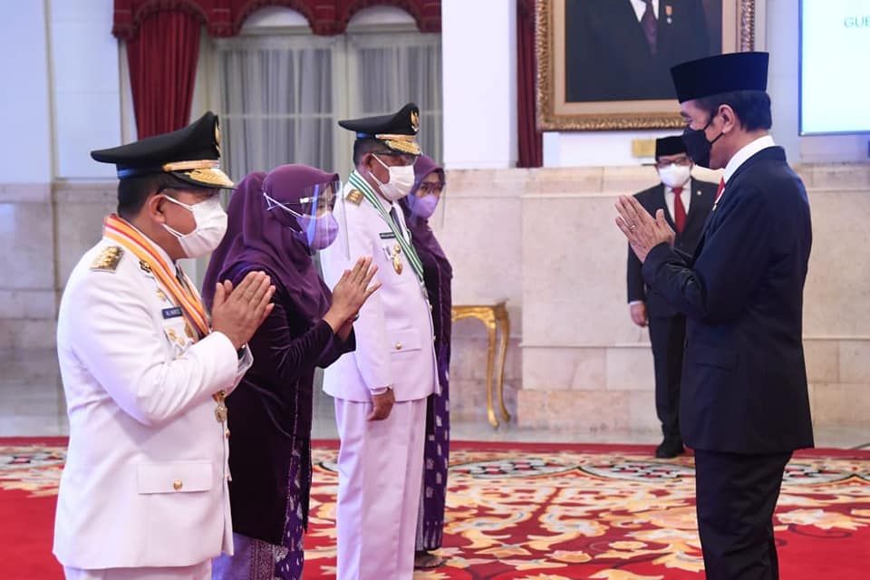Al Haris  dan Abdullah Sani Gubernur dan Wakil Gubernur Jambi usai dilantik Presiden Jokowi