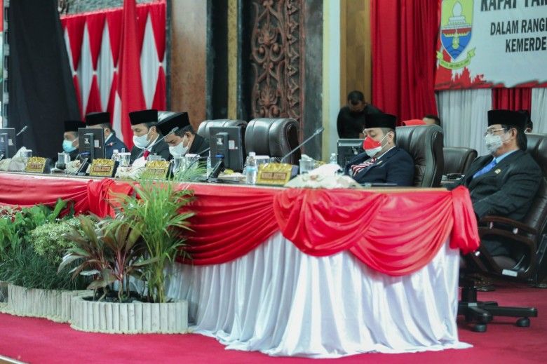Rapat paripurna DPRD Provinsi Jambi dalam rangka Mendengarkan Pidato Kenegaraan Presiden Jokowi