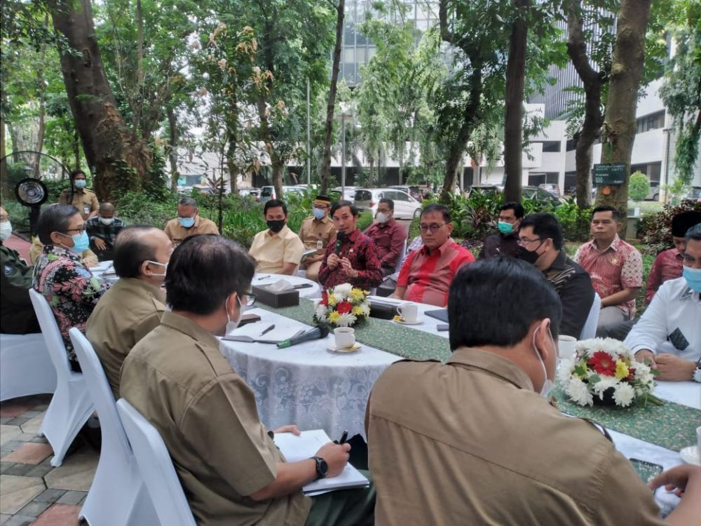 Ketua Edi Purwanto saat  menyampaikan ke Wamen KLHK terkait  Pansus Konflik Lahan melakukan konsultasi di KLHK, Jakarta, Senin (20/9/2021)